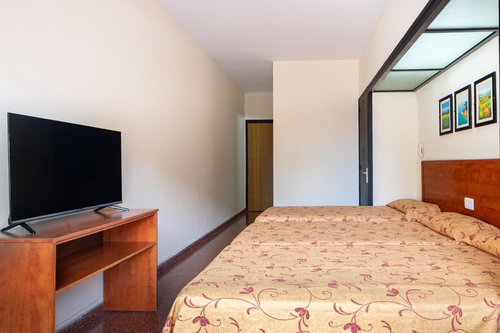 Standard Twin Room,1596015021:JPEG