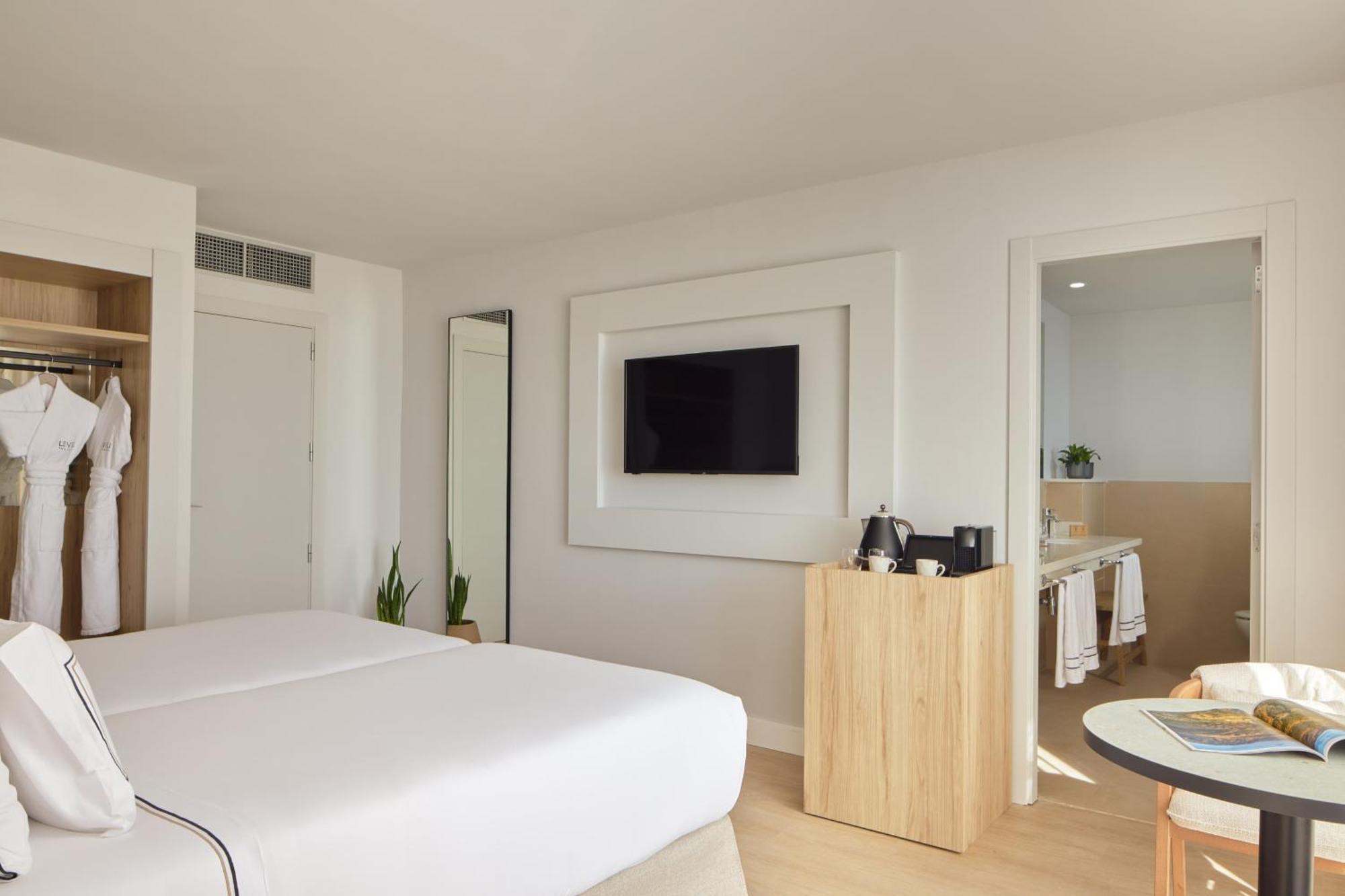 Supreme Room